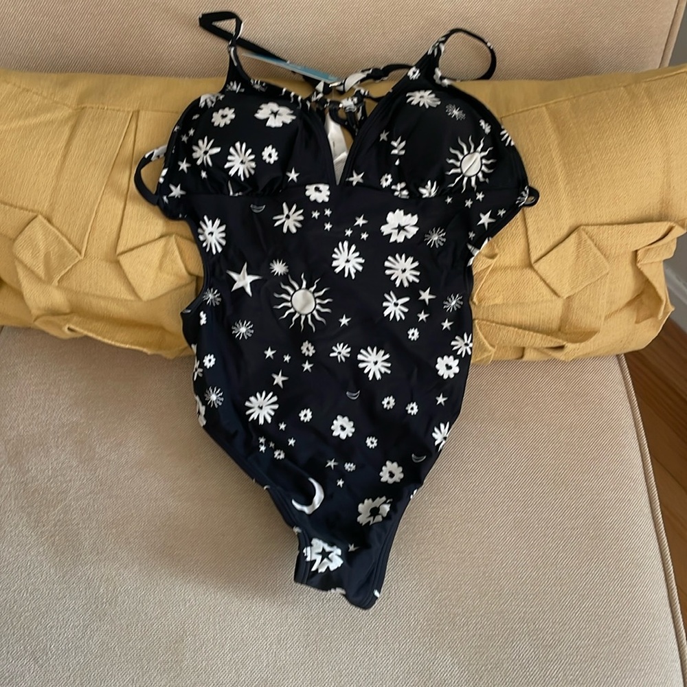 NWT Cupshe One Piece Swimsuit Black With White Design Size Small